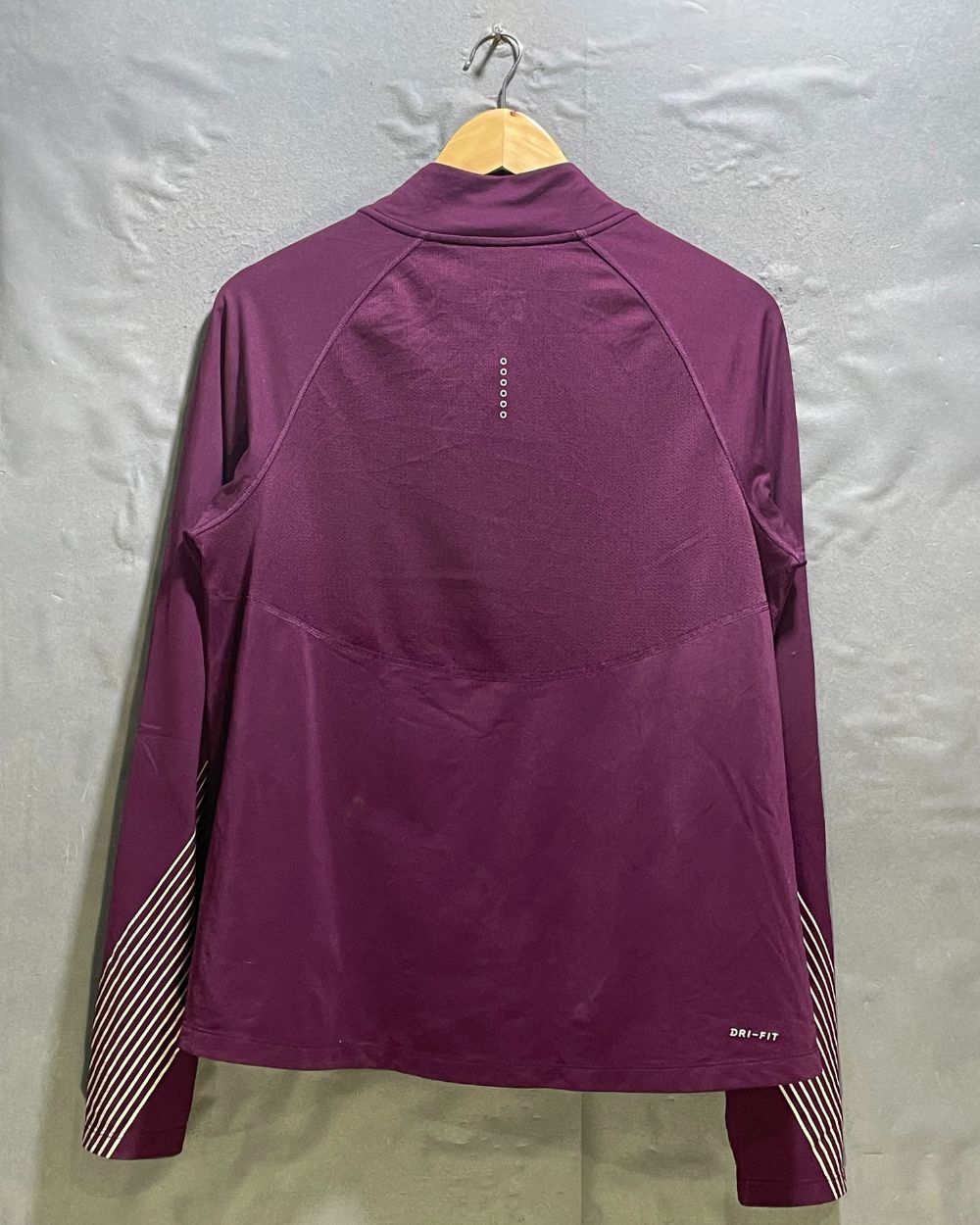 Nike Purple For Men Sports T Shirt L | Preloved Labels