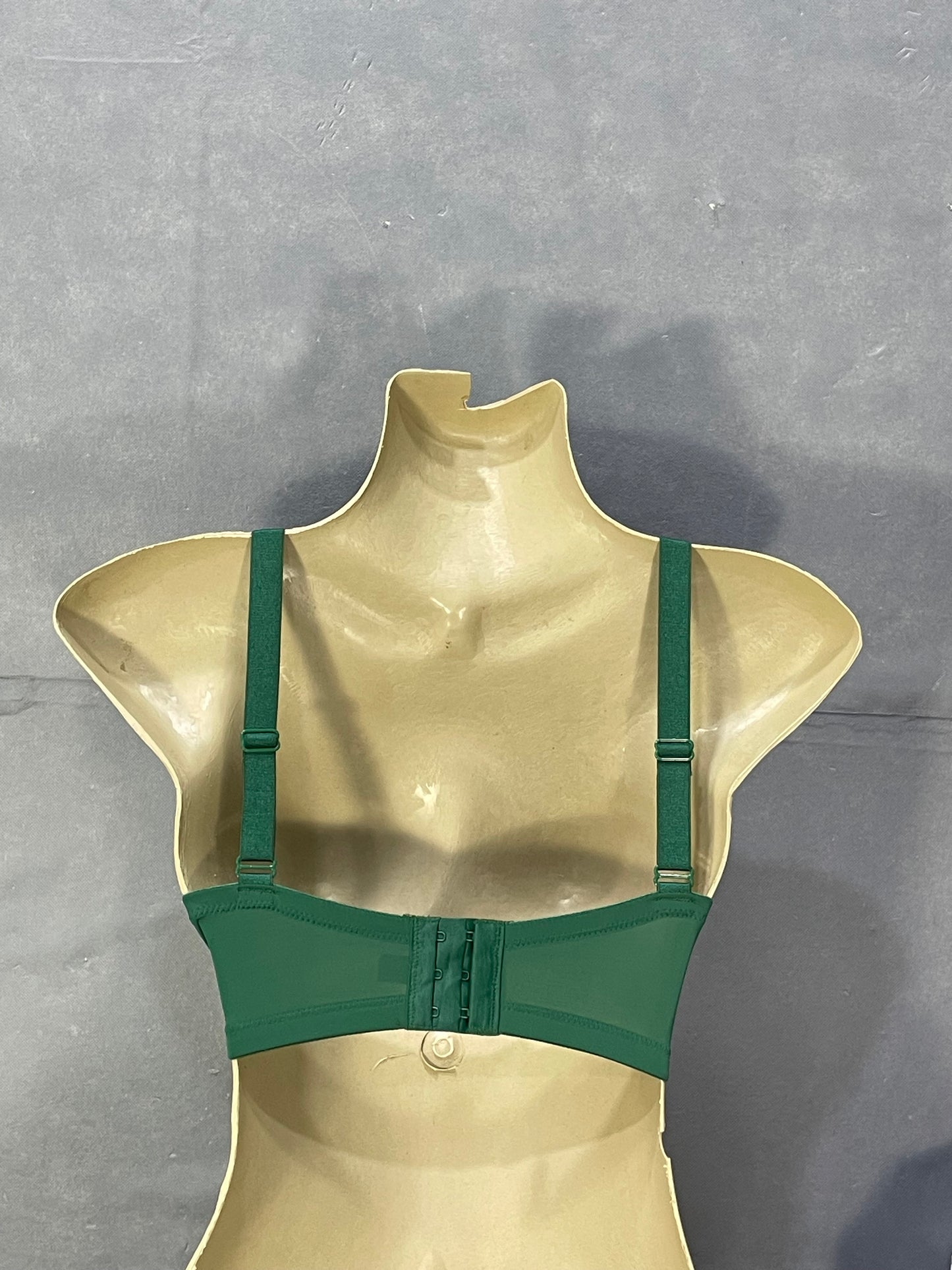 Preloved Labels Green Sports Gym Bra For Women L
