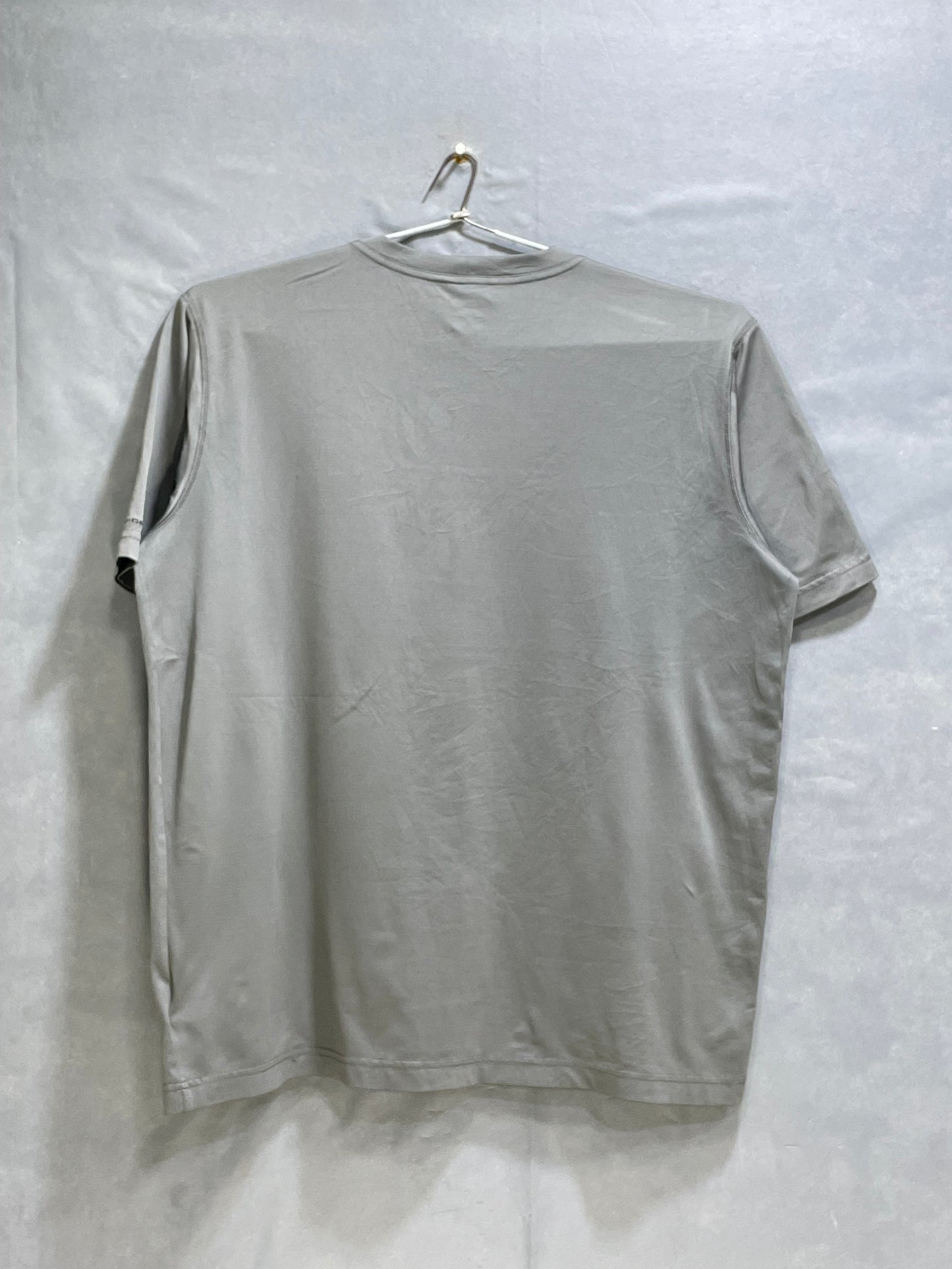 Columbia Gray Sports For Men T Shirt L