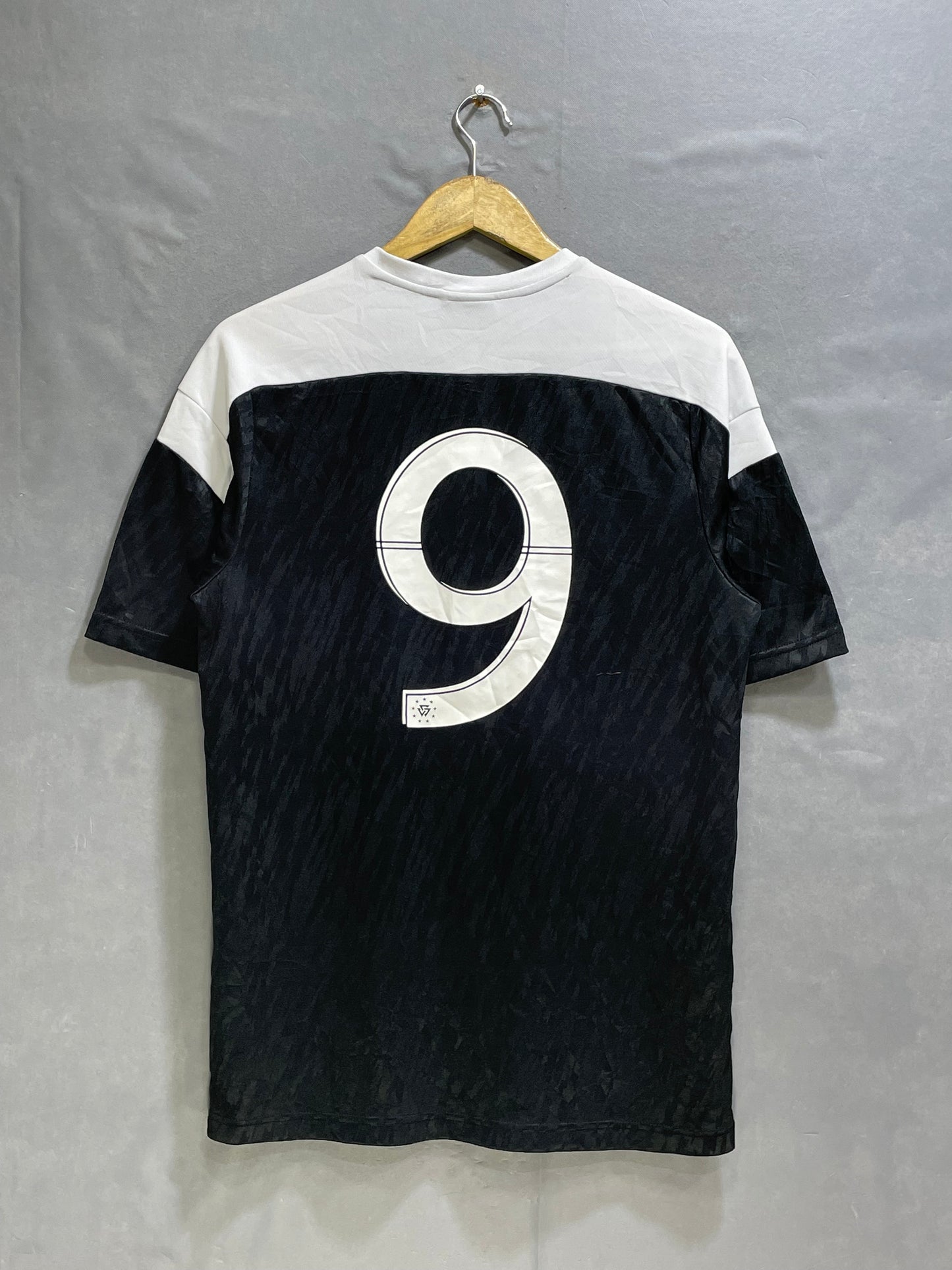 Ninth Hall Black Sports For Men T Shirt Small