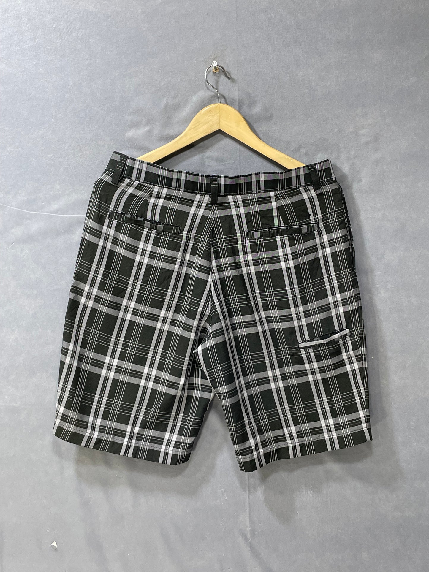 Preloved Labels Black Polyester Short For Men M