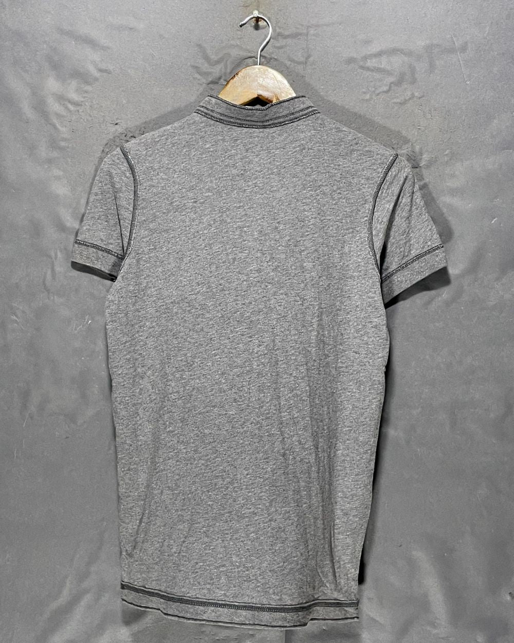 Hollister Gray T Shirt For Men Small