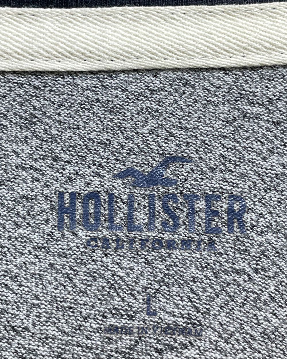 Hollister Gray T Shirt For Men Large | Preloved Labels