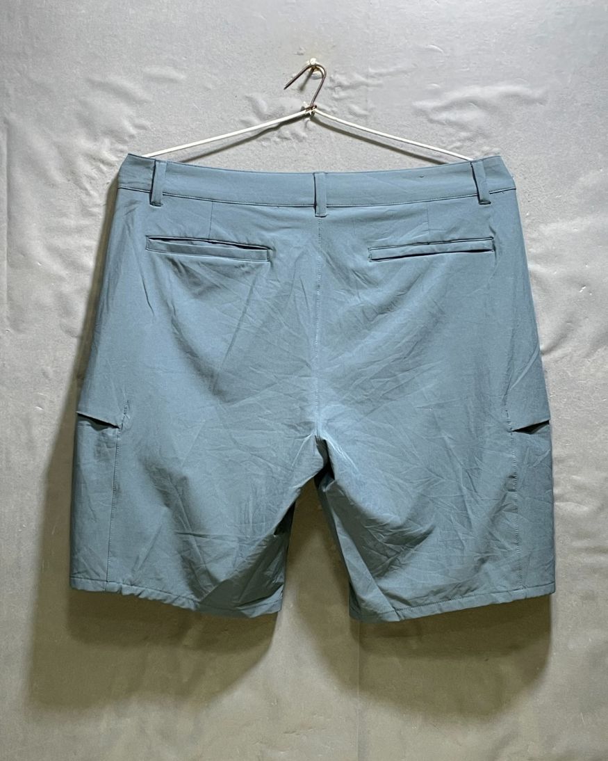 32 Cool Gray Cotton Short For Men L | Preloved Labels