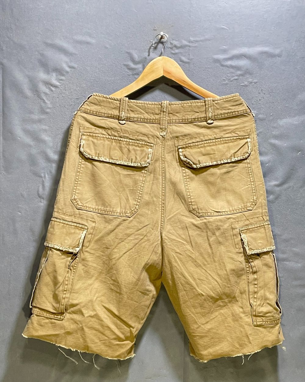 Abercrombie & Fitch Khaki Cotton Short For Men M | Preloved Labels