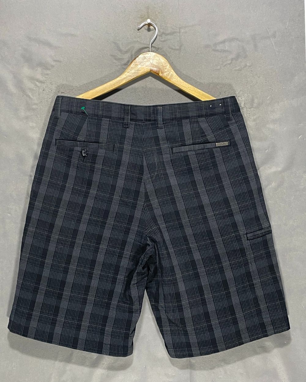 Greg Norman Black Cotton Short For Men Large