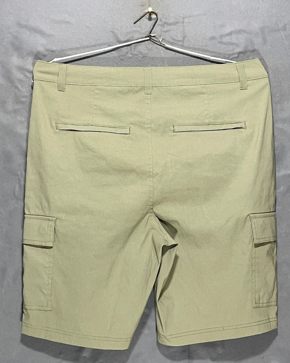 Eddie Bauer Cream Cotton Short For Men Large