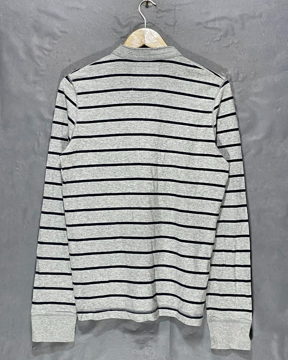Hollister Gray T Shirt For Men Small