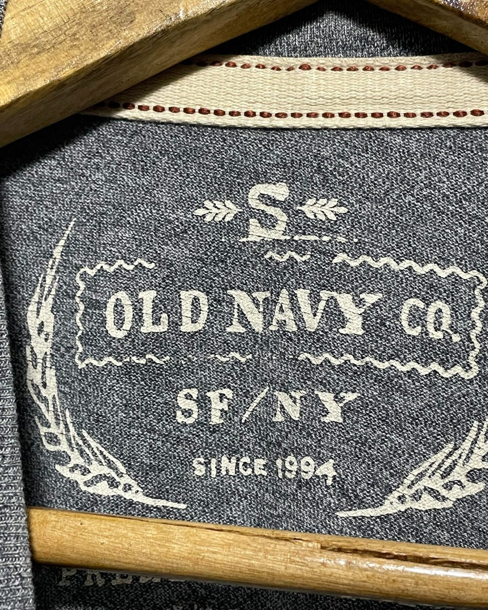 Old Navy Gray T Shirt For Men Small