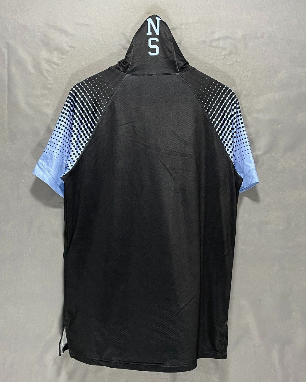 Under Armour Black Hood Sports T Shirt For Men L | Preloved Labels