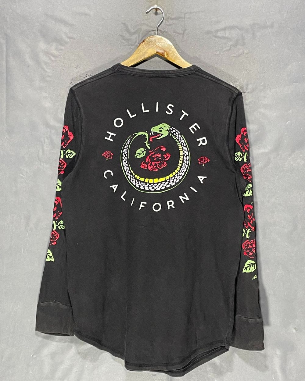 Hollister Black T Shirt For Men M