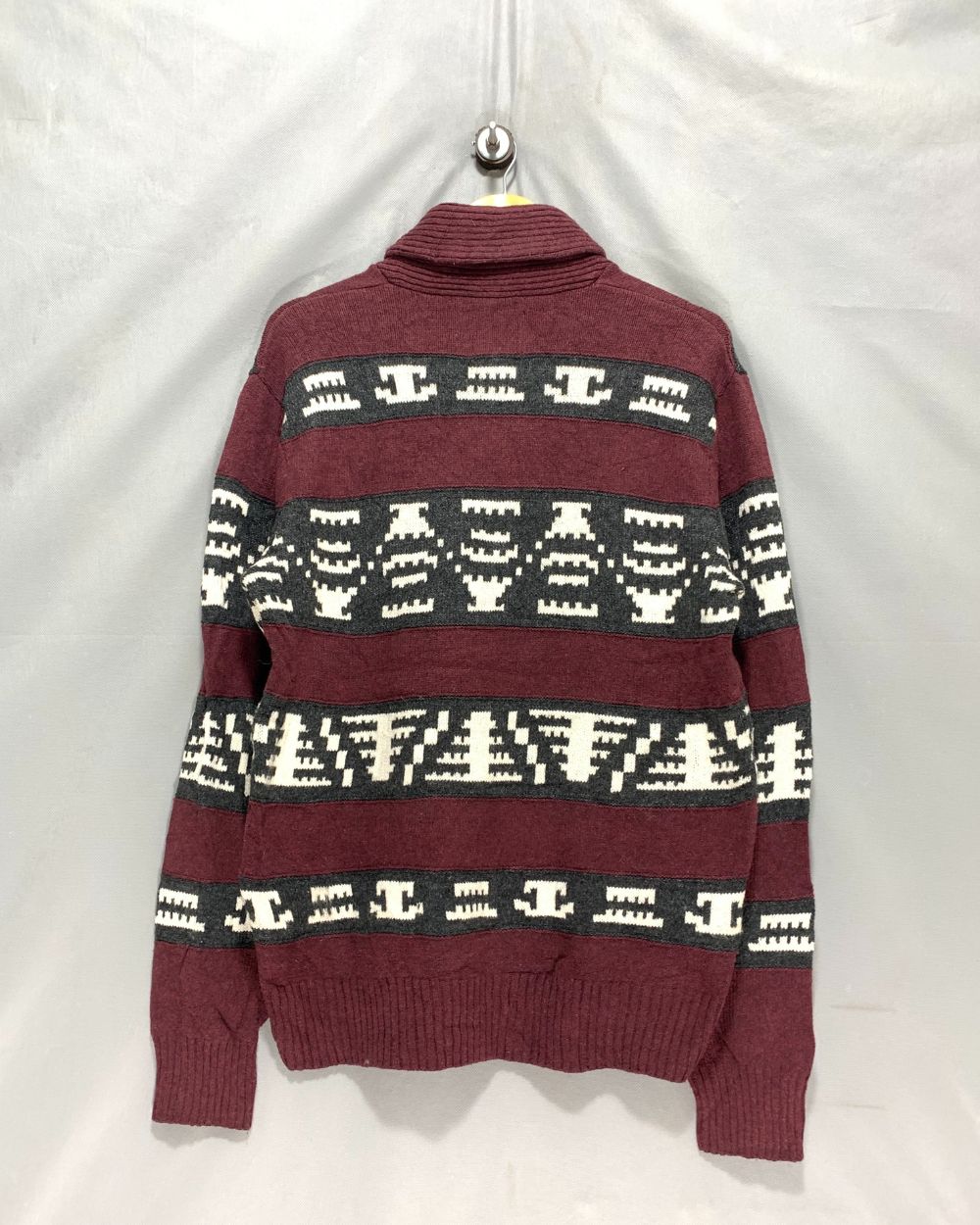 American Eagle Maroon For Men Sweater M