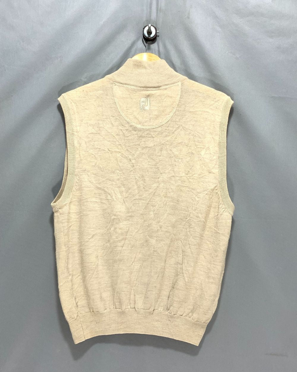 Fj Cream For Men Vest Sweater L
