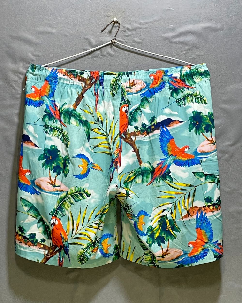 George White Cotton Short For Men Large | Preloved Labels