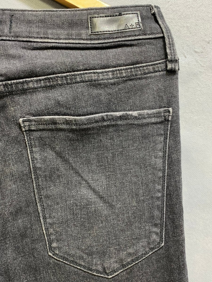 Abercrombie & Fitch Branded Original Denim Jeans For Men - Preloved Labels