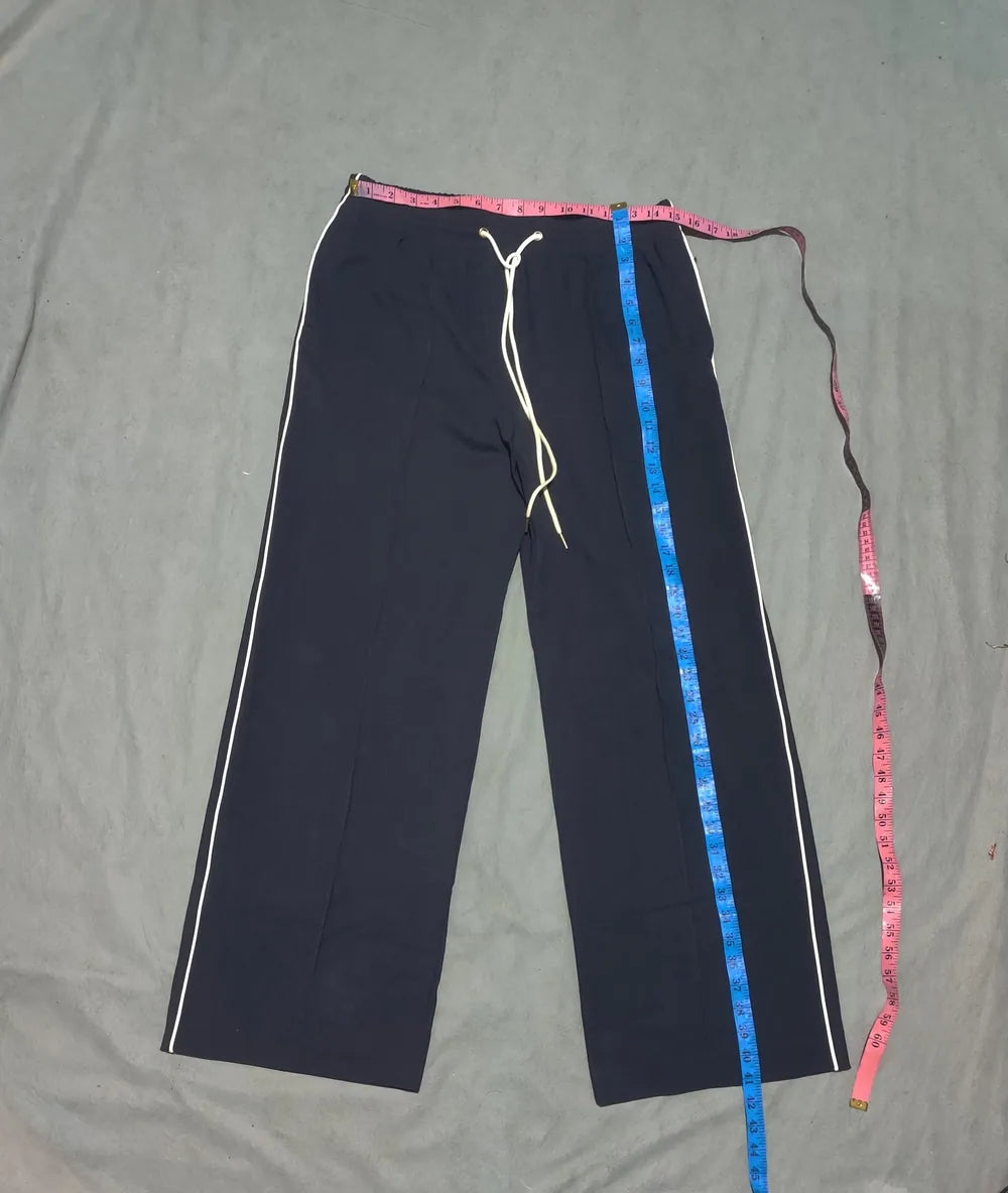 H&M Women Navy Sport Trouser - Preloved Ladies Trousers Pakistan - Summer Polyester - Size 30 to 32 - Photo 4