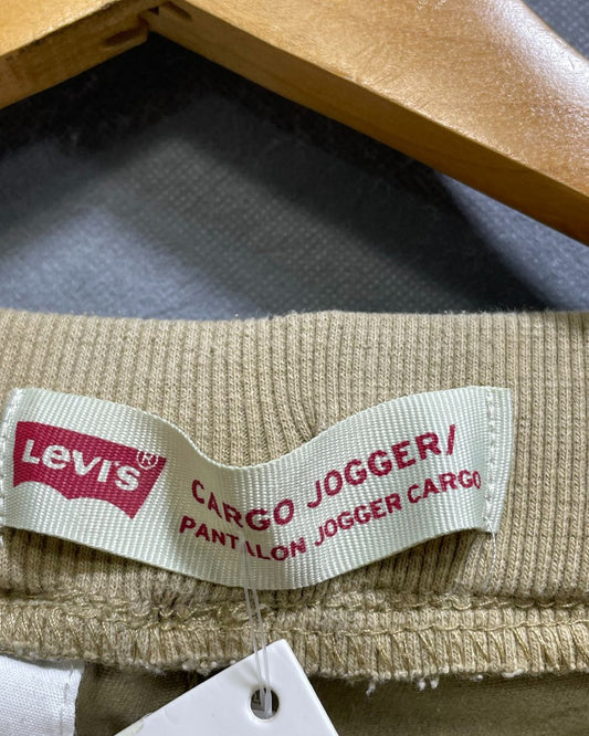 Levi's Cream Cargo Pant For Boy 16 Years - Preloved Labels