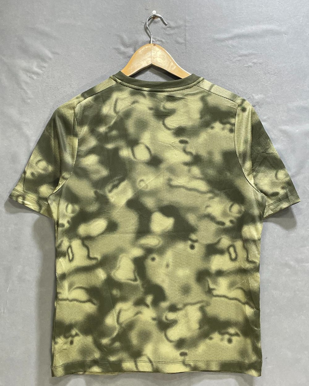 Nike Camouflage Sport For Women T Shirt XL - Preloved Labels