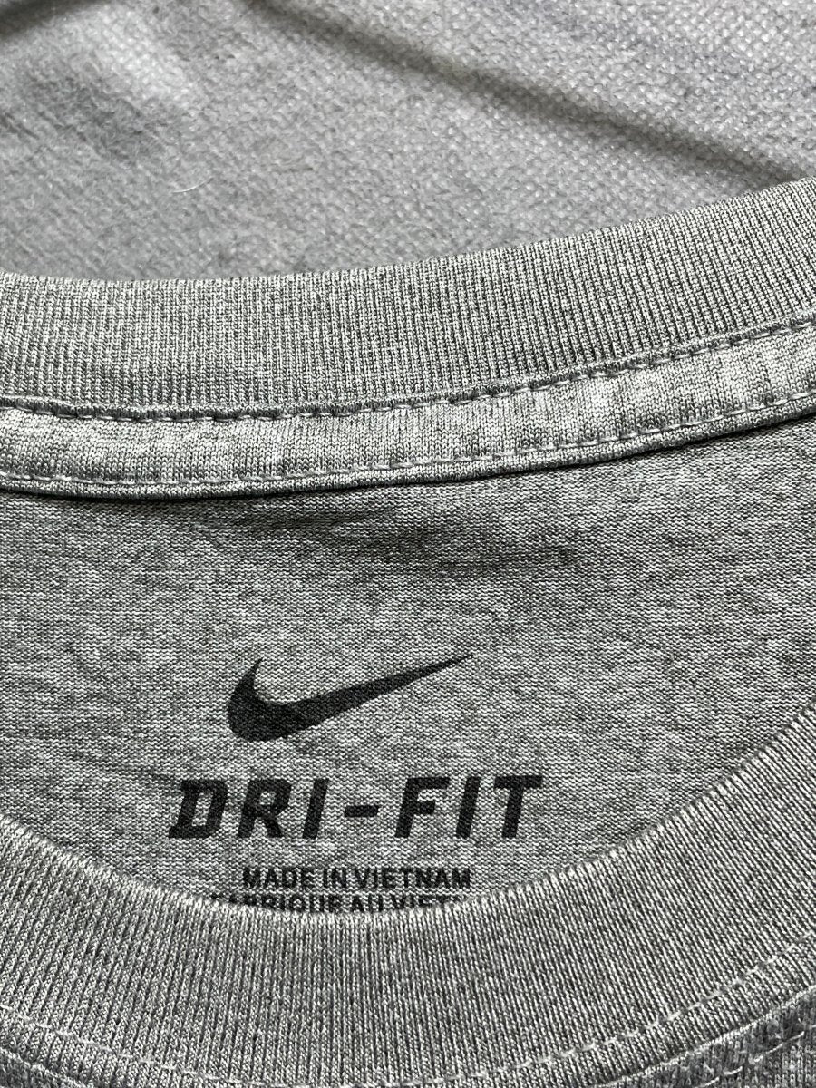 Nike Dri Fit Gray For Men Sports T Shirt S - Preloved Labels