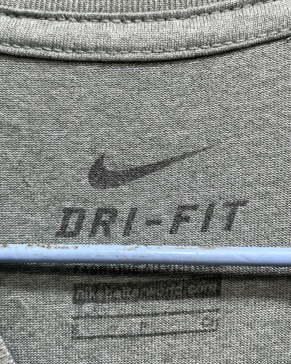 Nike Dri Fit Gray For Men Sports T Shirt S - Preloved Labels