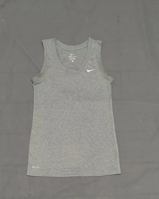 Nike Dri Fit Women Sport Gray T Shirt XS – Preloved Labels (view 2)