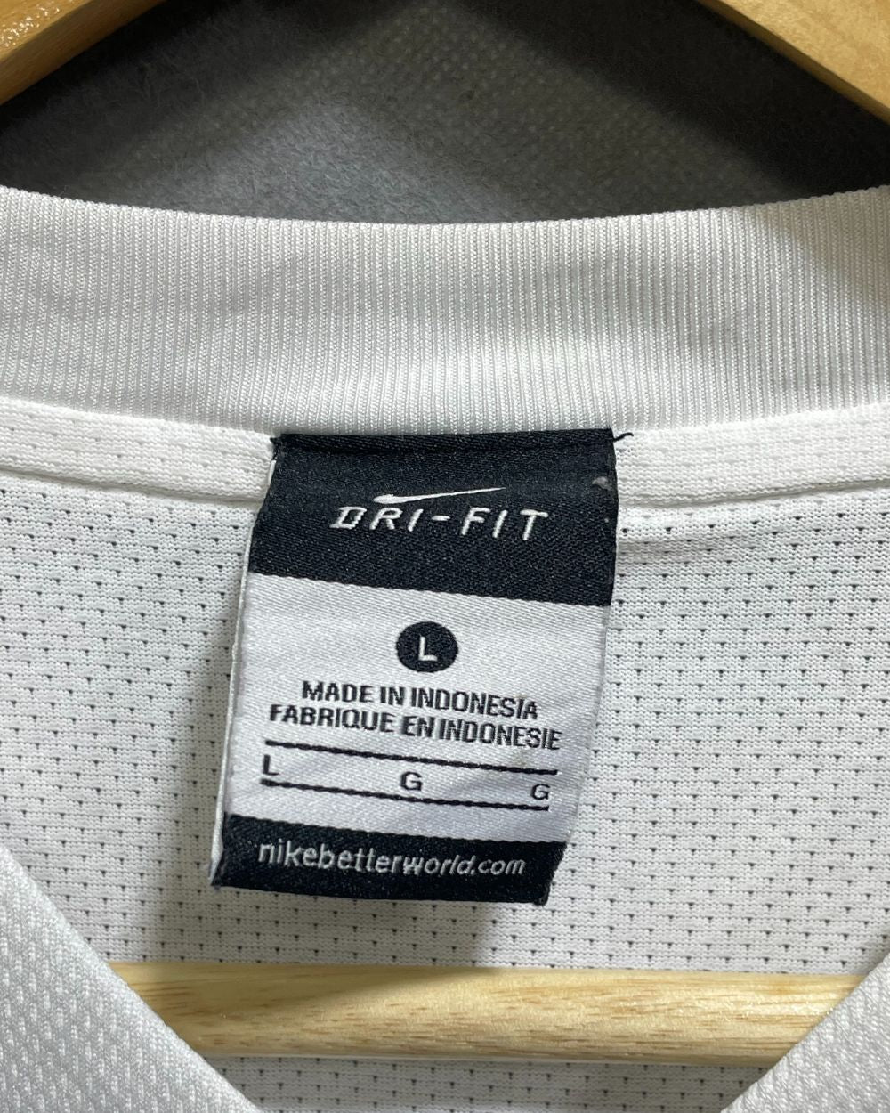 Nike White Sport For Women T Shirt L - Preloved Labels