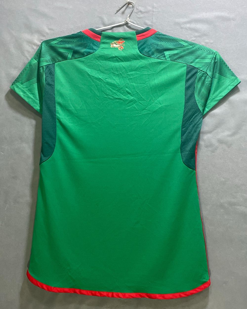 Preloved Labels Green Sport For Women T Shirt L - Preloved Labels