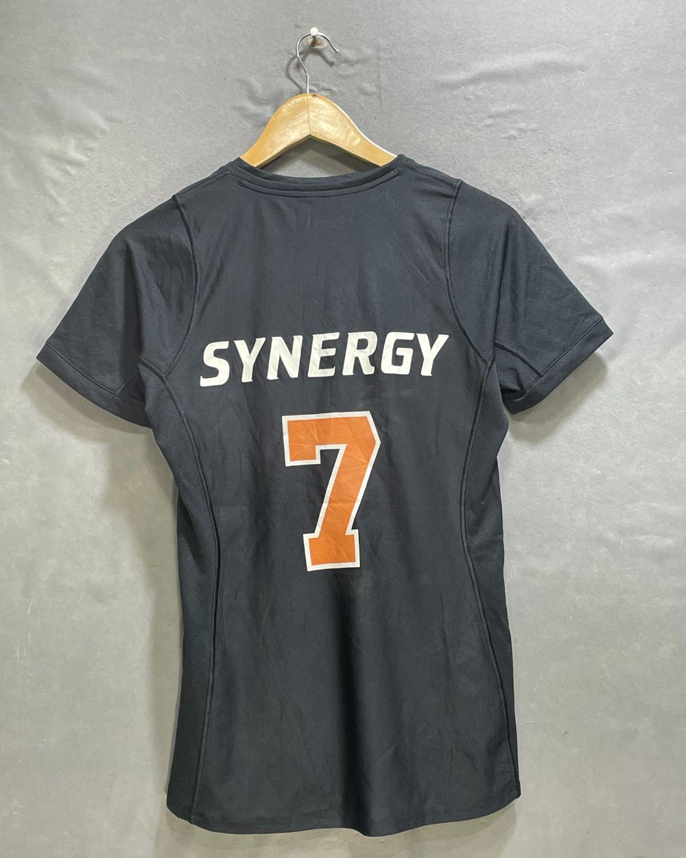 Under Armour Black Polyester Jersey Sport For Women T Shirt Medium - Preloved Labels