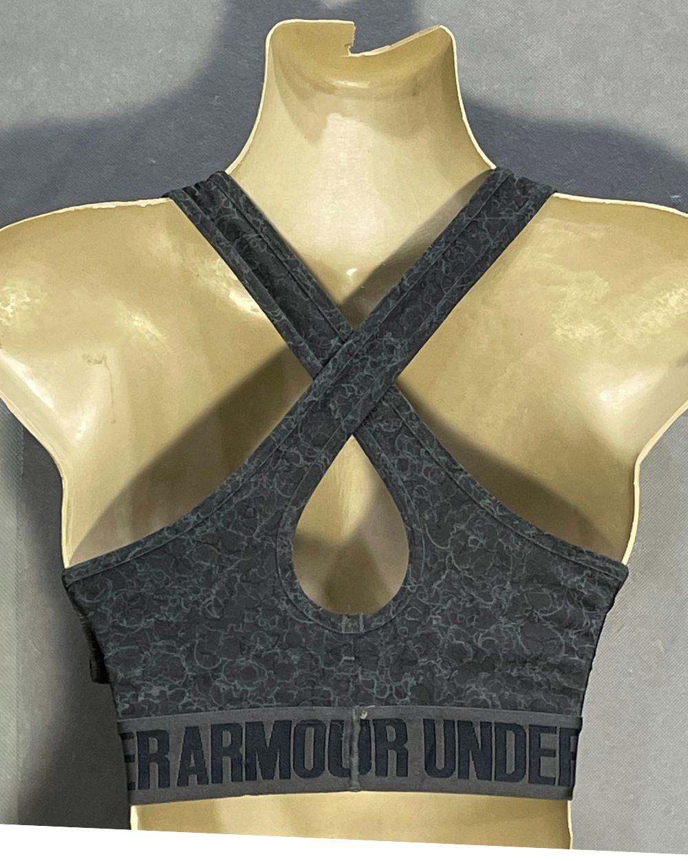 Under Armour Gray Bra For Women Medium - Preloved Labels