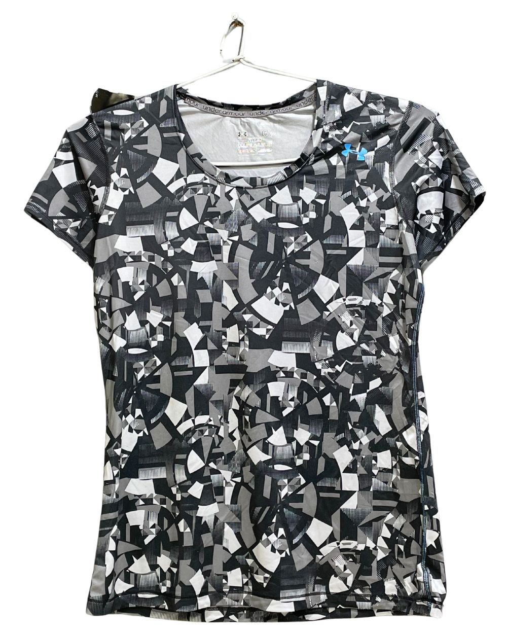 Under Armour Grey Sport For Women T Shirt L - Preloved Labels