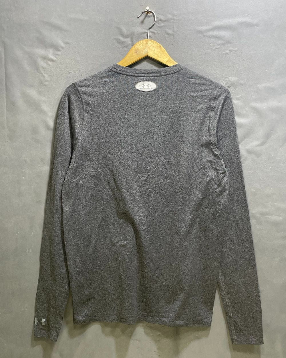 Under Armour Grey Sport For Women T Shirt L - Preloved Labels