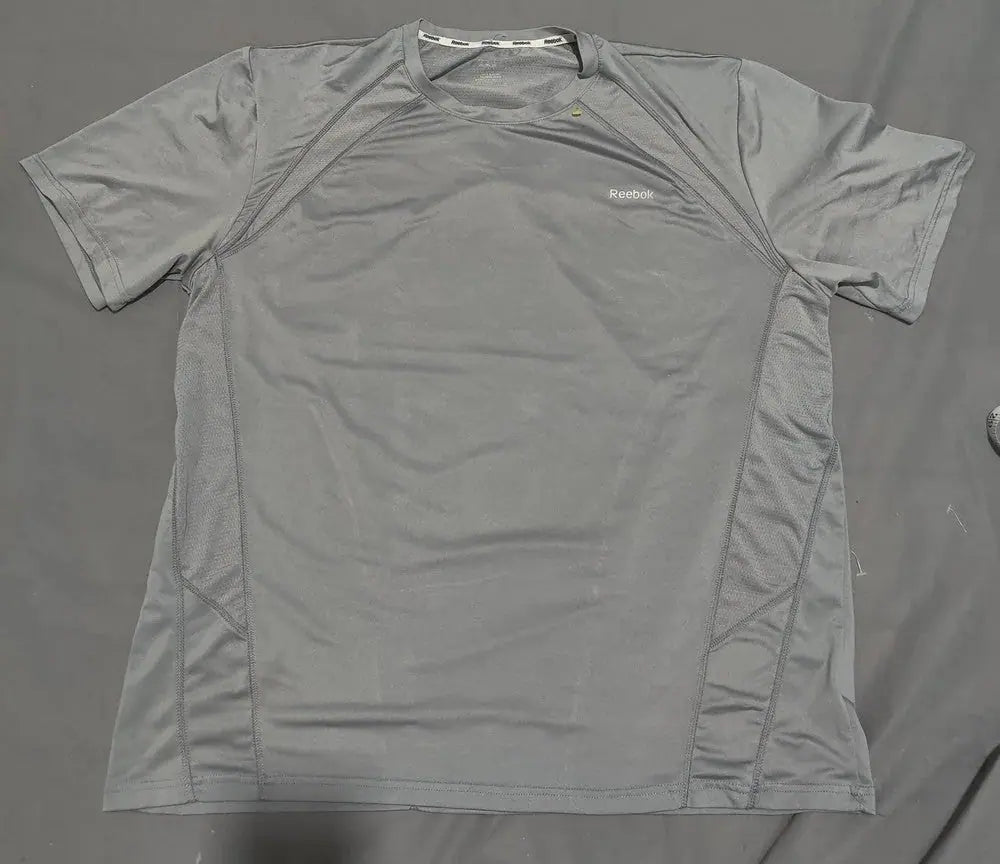 Reebok Men Sport Gray T Shirt – Preloved Labels (view 2)