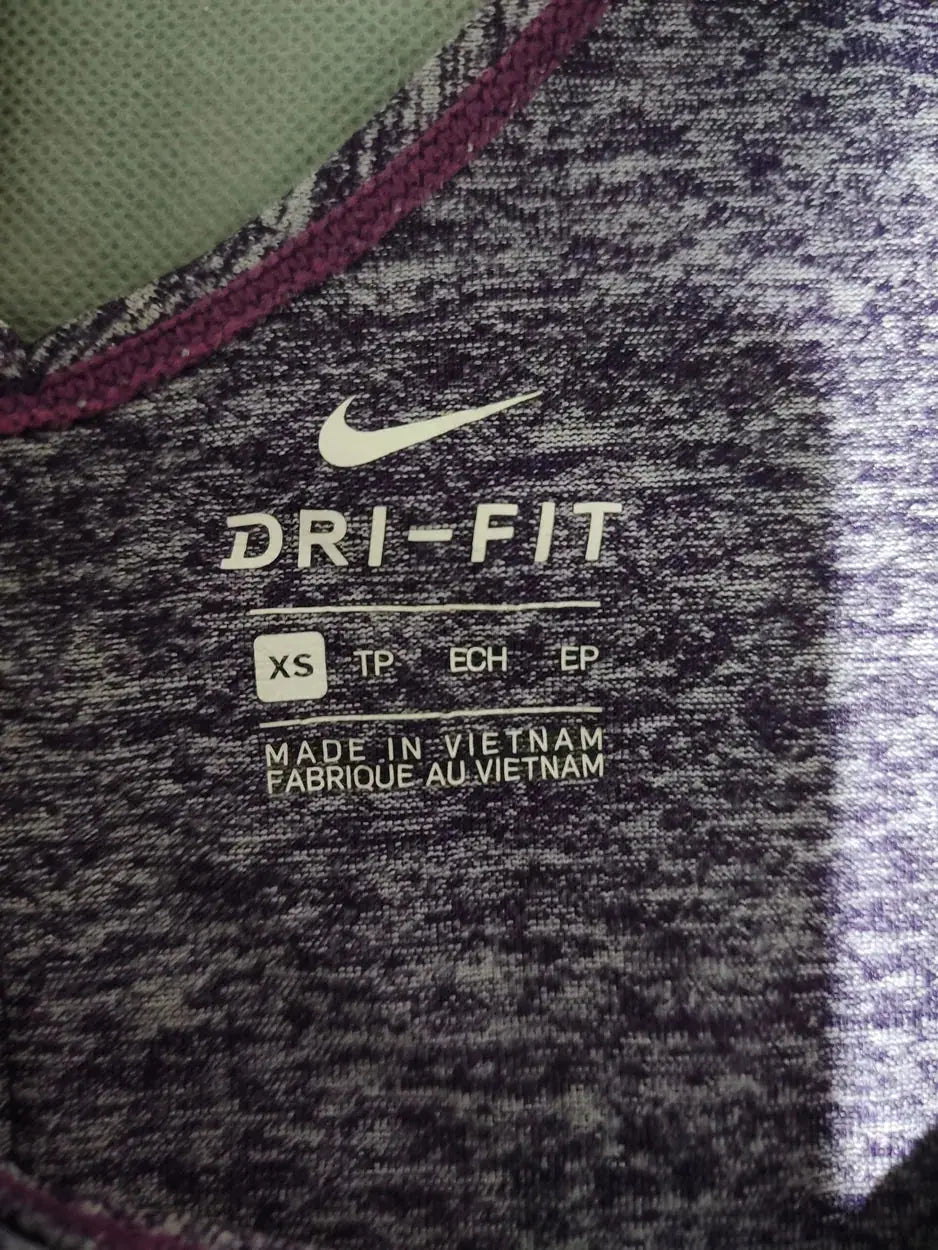 Nike Women Sport Purple T Shirt – Preloved Labels (view 3)