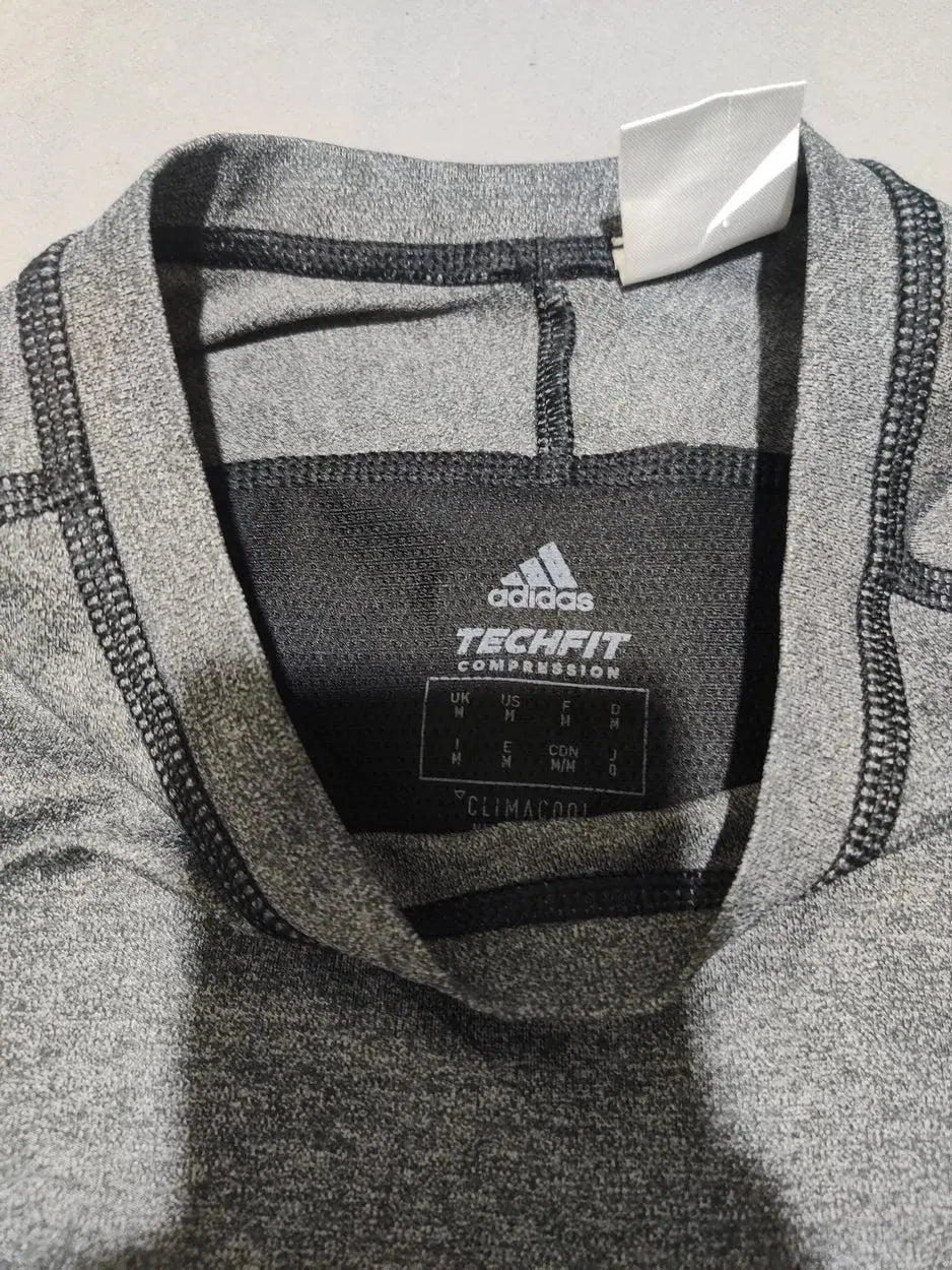 Adidas Women Gray Sport T Shirt – Preloved Labels (view 3)