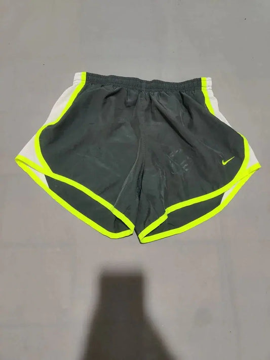 Nike Dri Fit Women Gray Sport Short – Preloved Labels (view 2)