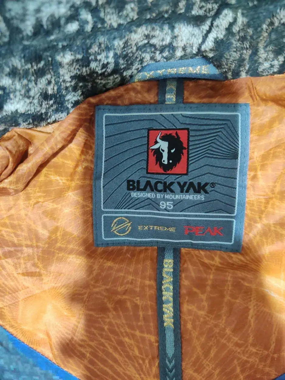 Black Yak Men Heavy Puffer Blue Jacket – Preloved Labels (view 3)