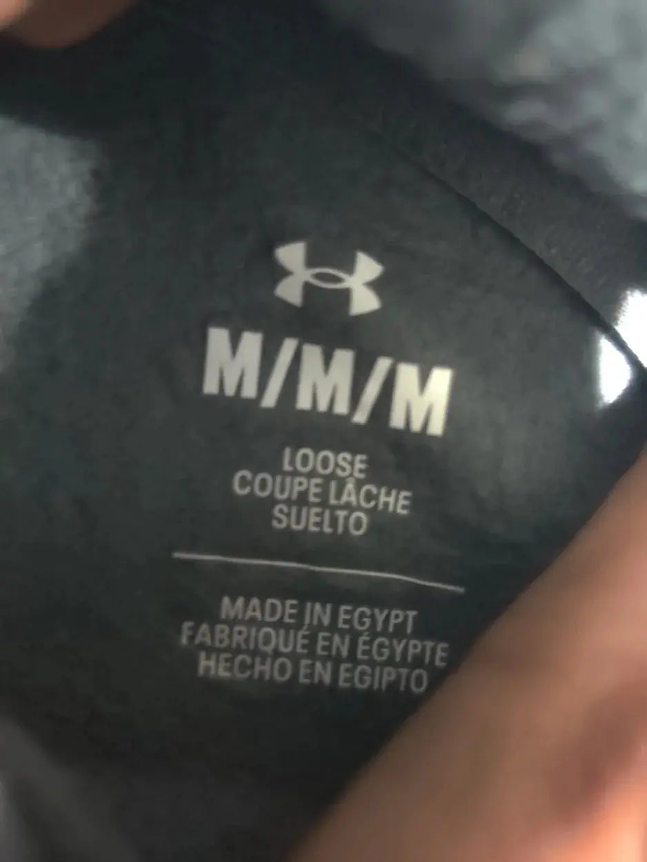 Under Armour Men Sport Gray Hoodie M – Preloved Labels (view 3)