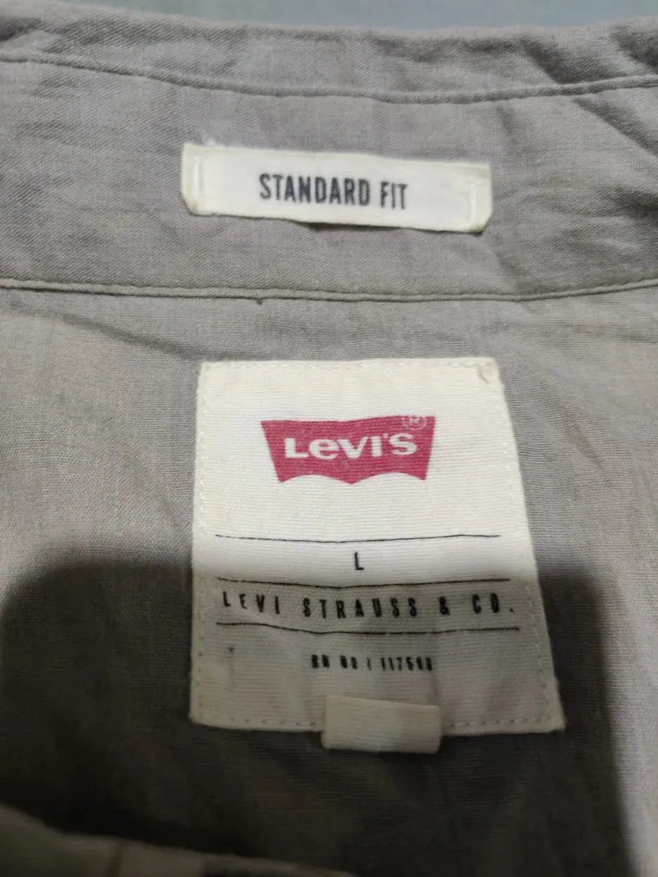 Levi's Men Cotton Gray Shirt L – Preloved Labels (view 3)