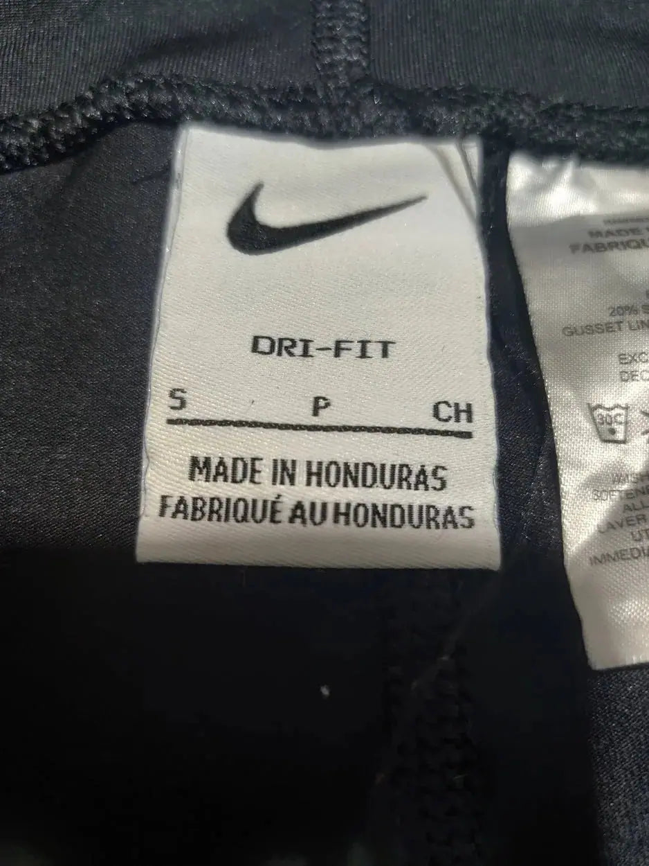 Nike Dri Fit Women Black Sport Short – Preloved Labels (view 3)