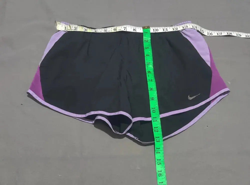 Nike Dri Fit Women Black Sport Short – Preloved Labels (view 4)