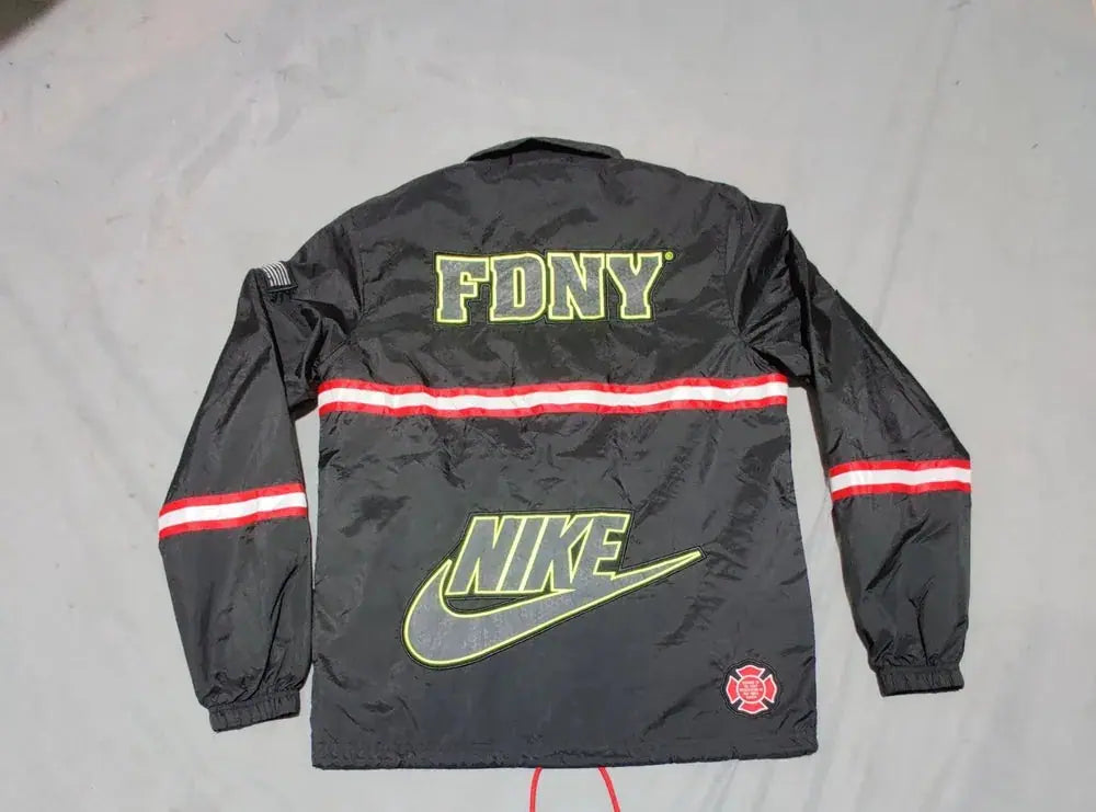 Nike Sport Black Men Windbreaker – Preloved Labels (view 4)