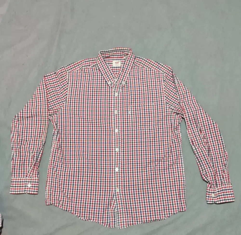 Levi's Men Cotton Red Shirt XL – Preloved Labels (view 2)