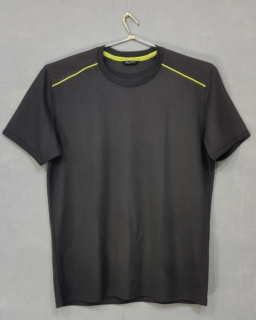 Uniqlo Dry Branded Original For Sports Men T Shirt