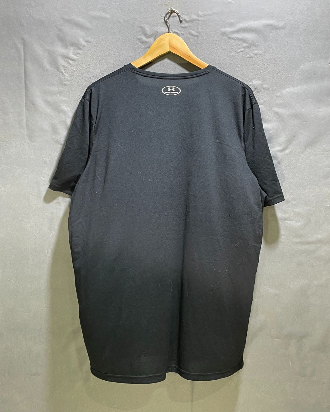 Under Armour Black For Men Sports T Shirt XL | Preloved Labels
