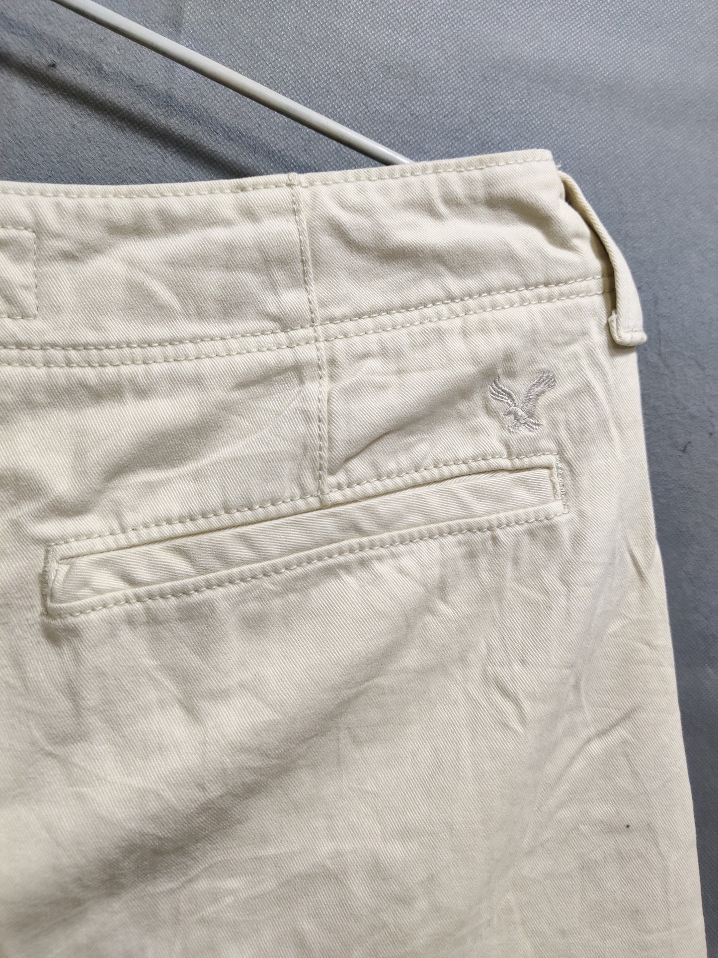 American Eagle Cream Cotton Short For Men M