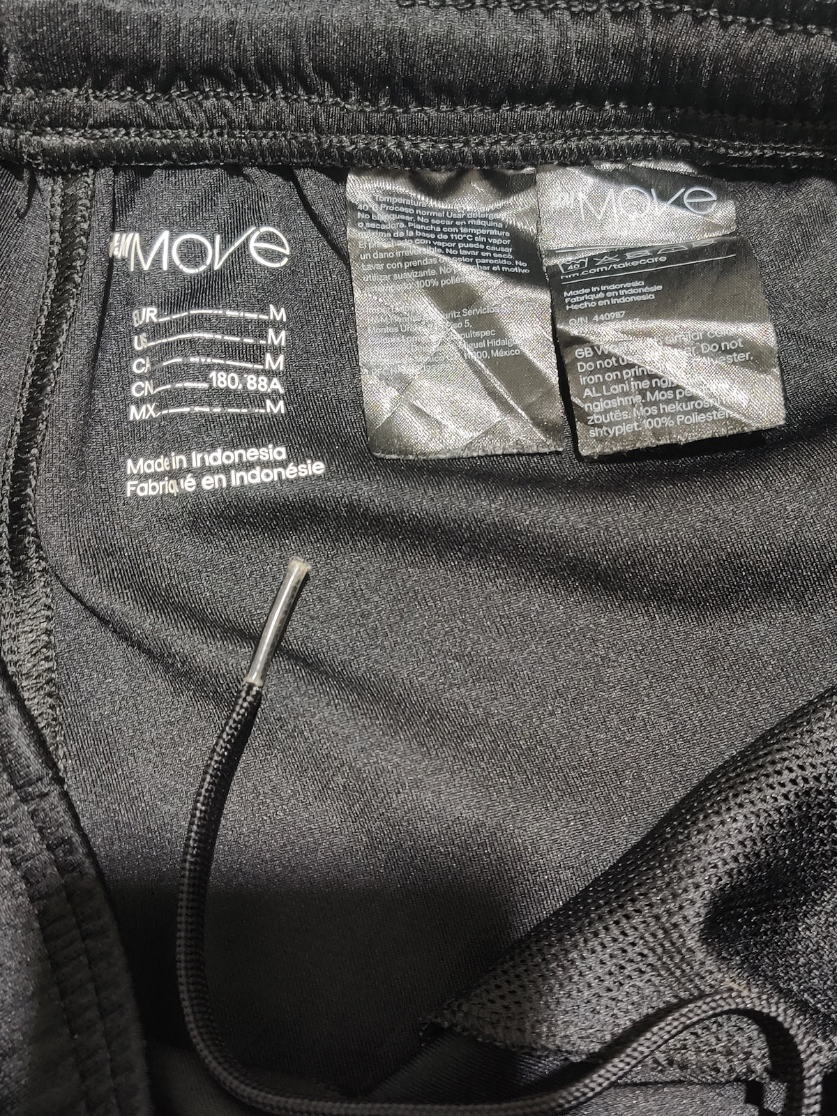 H&M Men Sport Black Short – Preloved Labels (view 3)