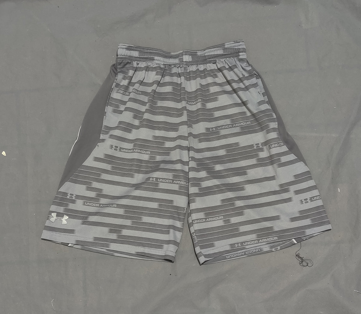Under Armour Men Sport Gray Short – Preloved Labels (view 2)