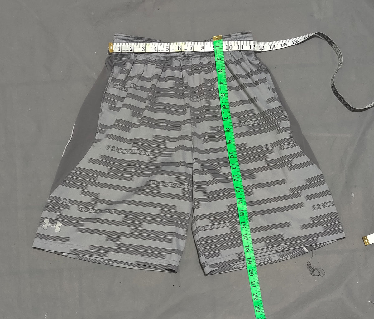 Under Armour Men Sport Gray Short – Preloved Labels (view 4)