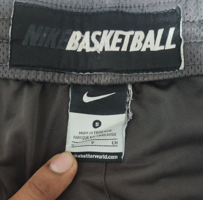 Nike Basket Ball Men Sport Gray Short – Preloved Labels (view 3)
