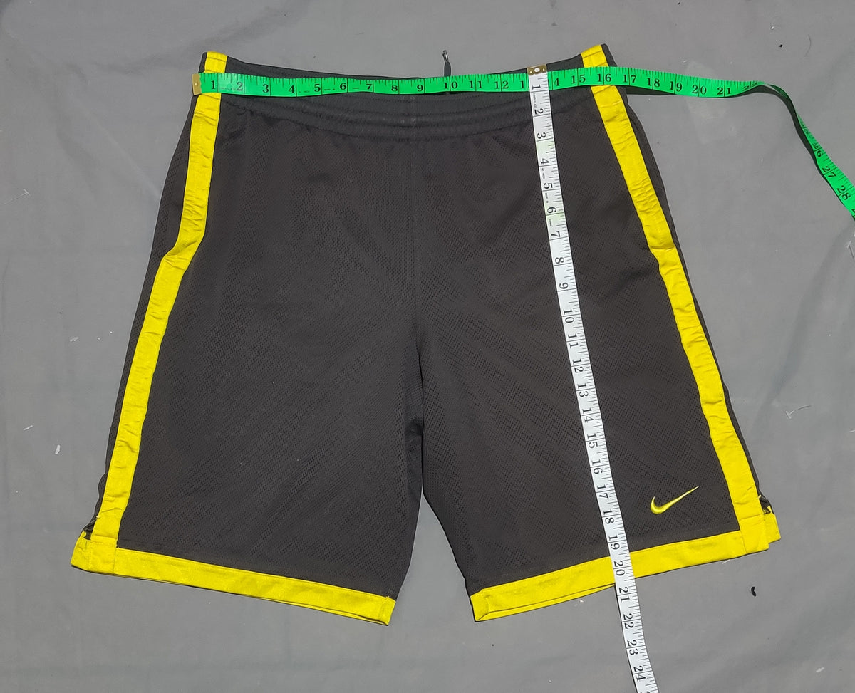 Nike Basket Ball Men Sport Gray Short – Preloved Labels (view 4)